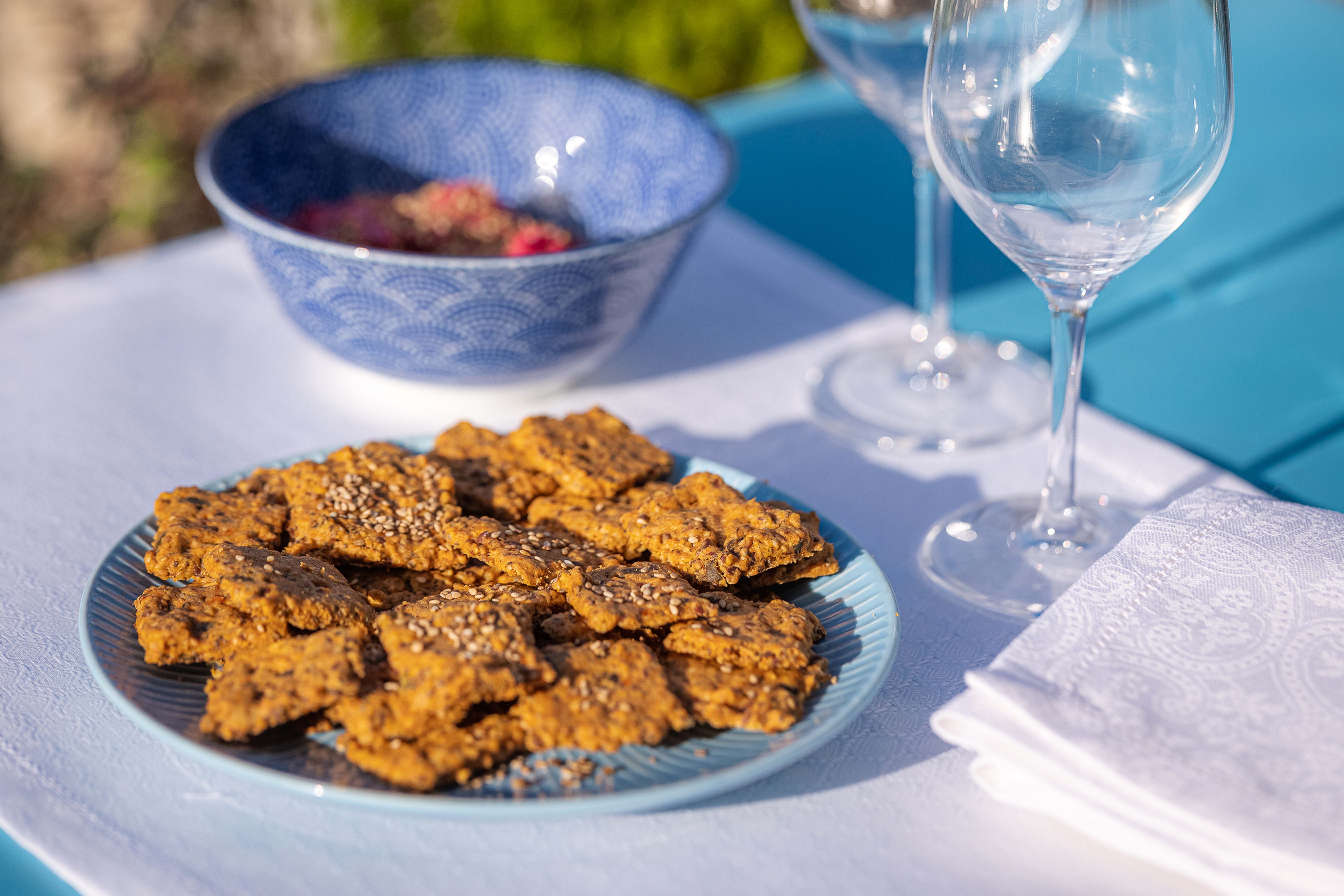 Crackers di farina di semi di lino, mandorle e paprika: ricetta